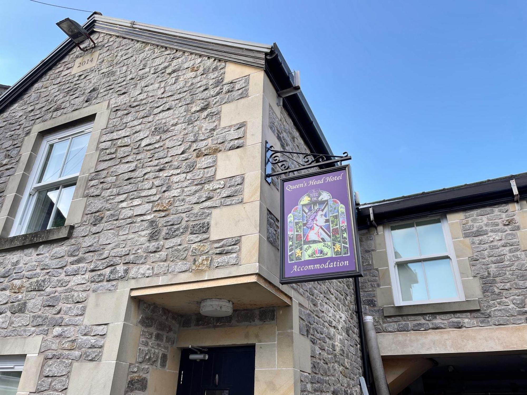 The Queen'S Head Hotel Buxton  Exterior photo